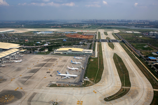 武汉机场 停机坪 滑行道