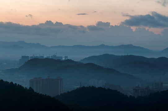 晨曦 云海 群山连绵 霞光万道