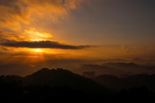 晨曦 云海 群山连绵 霞光万道