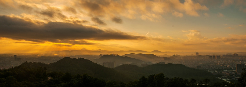 晨曦 云海 群山连绵 霞光万道