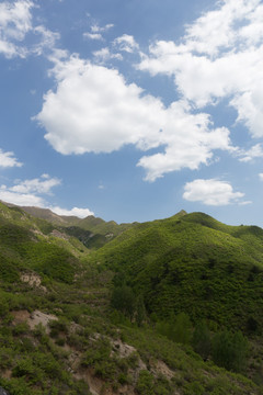 蓝天白云青山