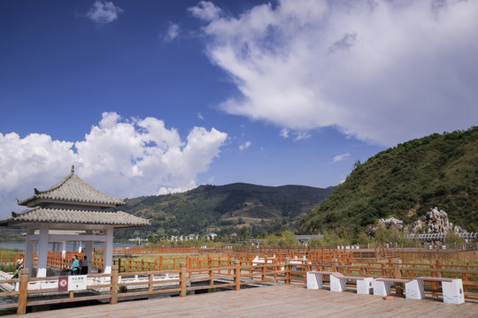 云南抚仙湖湿地栈道