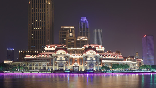 天津津湾广场夜景