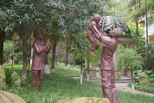 园林雕塑 家庭户外嬉戏塑像