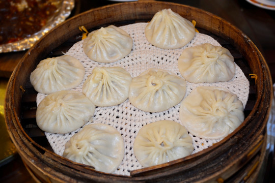灌湯包子