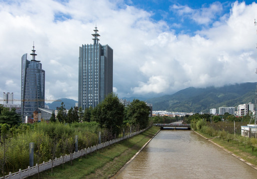 城市河景