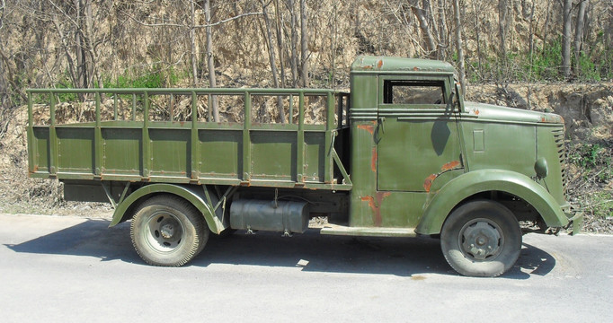 解放牌綠皮汽車高清圖