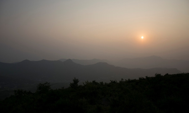 嵩山观日出风景图