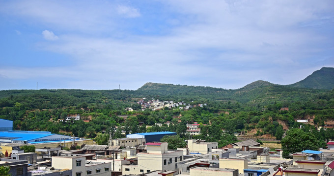 依山而建的村庄