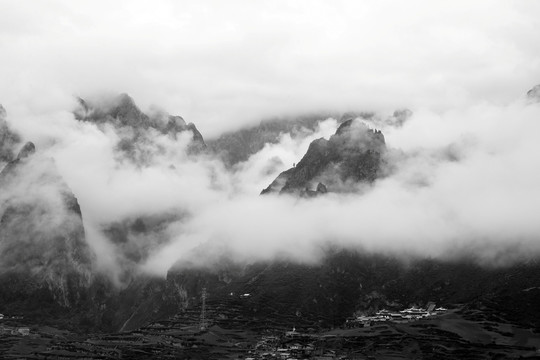 水墨山峰