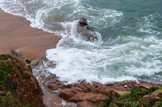 海滩海浪