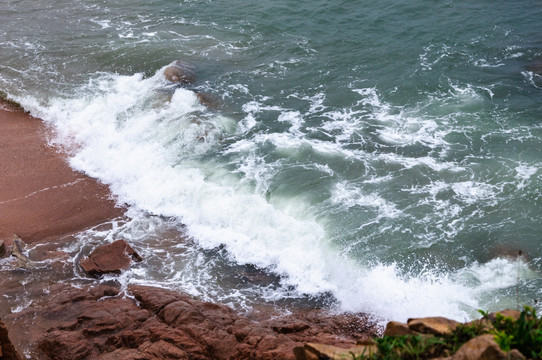 海滩海浪