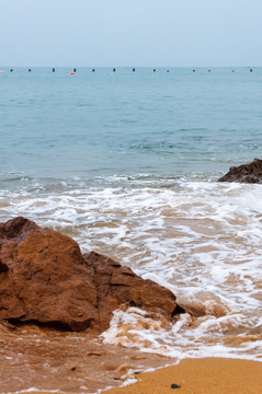 海滩海浪