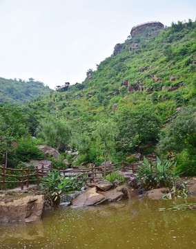 山间的河流景观