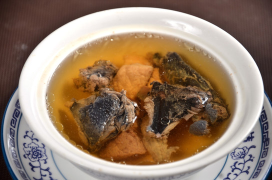 花旗參燉竹絲雞