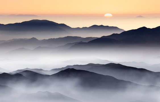 水墨意境山水