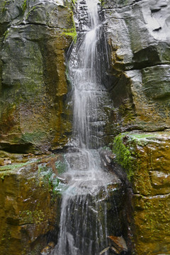 山泉瀑布 清澈山溪 岩溶泉水