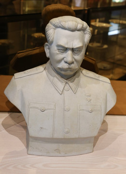 景德镇文革瓷斯大林雕像