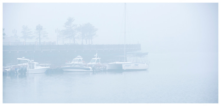 海岛晨雾