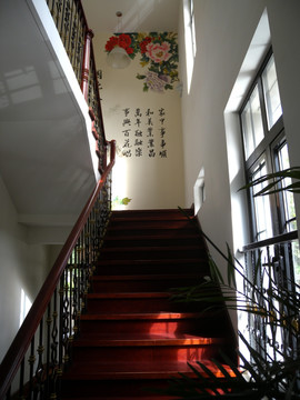 别墅木楼梯