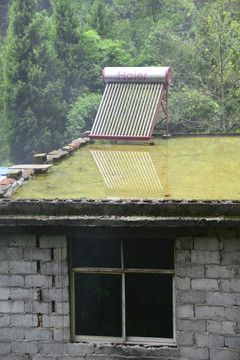 农家房屋屋顶积水 积水土法降温
