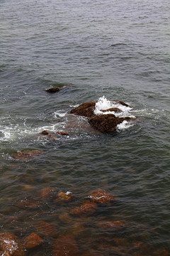 北戴河海边 礁石海浪