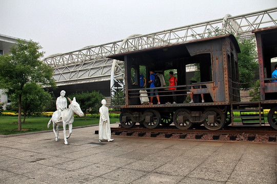 北戴河 站前广场 火车雕塑