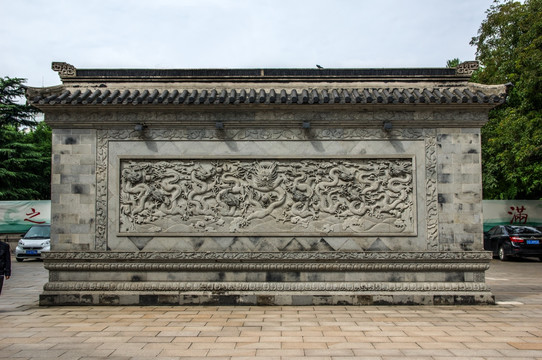 常州天宁禅寺九龙壁