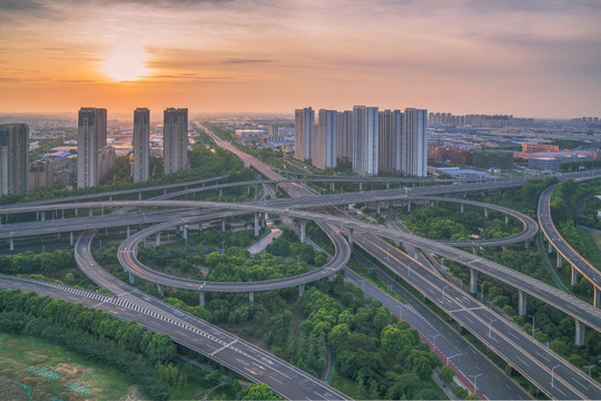 中国城市立交桥及交通路网建设