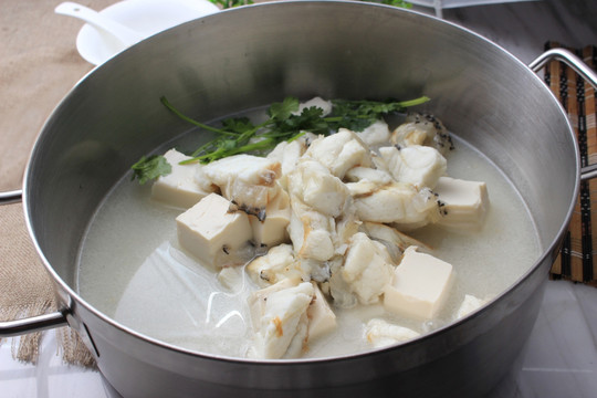 魚頭豆腐湯