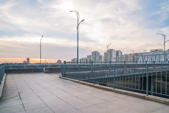 中国常州新龙大桥及城市景观