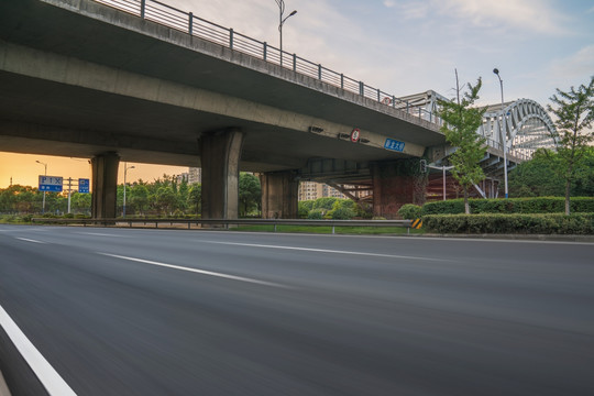 中国常州新龙大桥及城市景观