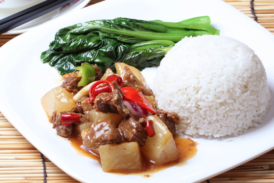 蘿卜牛腩飯