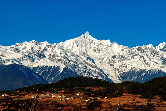 西藏雪山