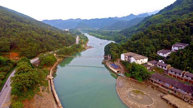 秋浦河风光