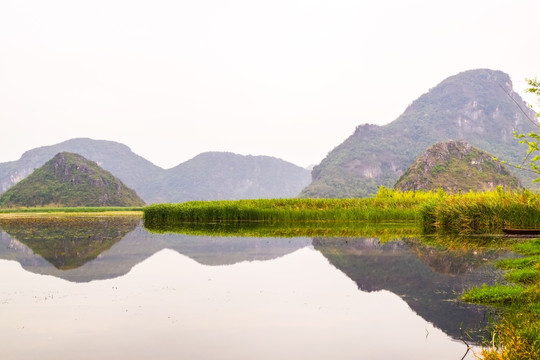 湖泊山影