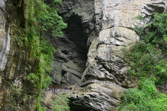 武隆地缝 陡峭阶梯 观光栈道