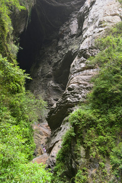 武隆地缝 陡峭阶梯 观光栈道