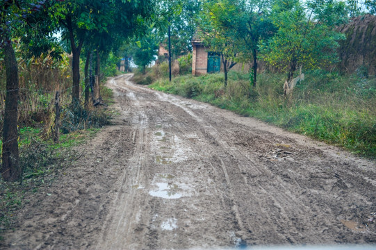 泥泞道路