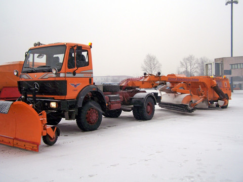 机场扫雪车