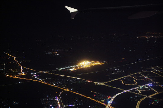 夜空俯瞰沈阳城市和机场