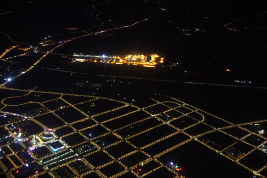 夜空俯瞰沈阳城市和机场