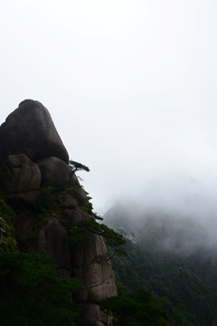 三清山风光摄影 雾中的三清山