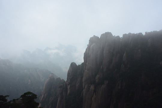 三清山风光摄影 雾中的三清山