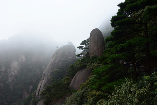 三清山风光摄影 雾中的三清山