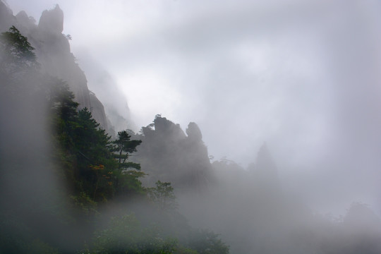 三清山风光摄影 雾中的三清山