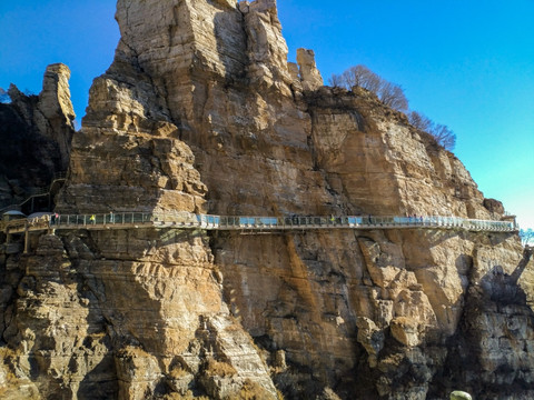 白石山玻璃栈道