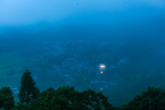 晨曦 大山的早晨