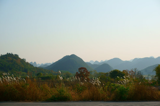 远山秋色