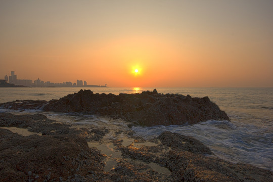 青岛海上日出